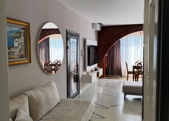 Seaside Luxury Flat In
