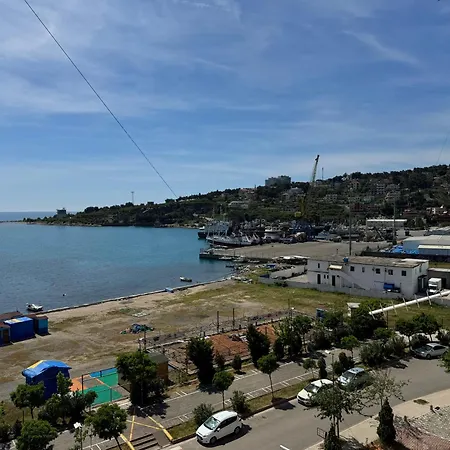 Seaside Luxury Flat In Shëngjin
