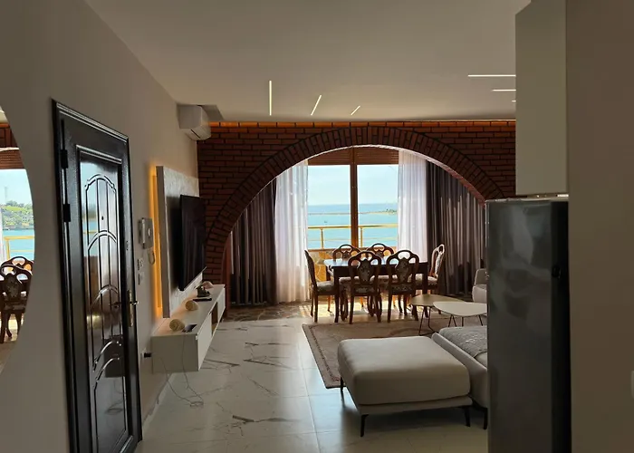 Seaside Luxury Flat In Appartamento